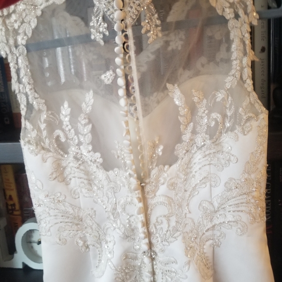 Wedding dress - Picture 8 of 8